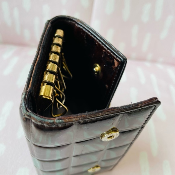 Chanel Quilted Patent Chocolate Bar Key Holder HOLOGRAM INTACT - Picture 9 of 13